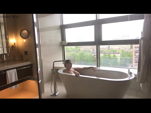❤️ En fantastisk babe som lidenskapelig rykker av seg fitta på badet ❤❌ Jævla hos oss ❤